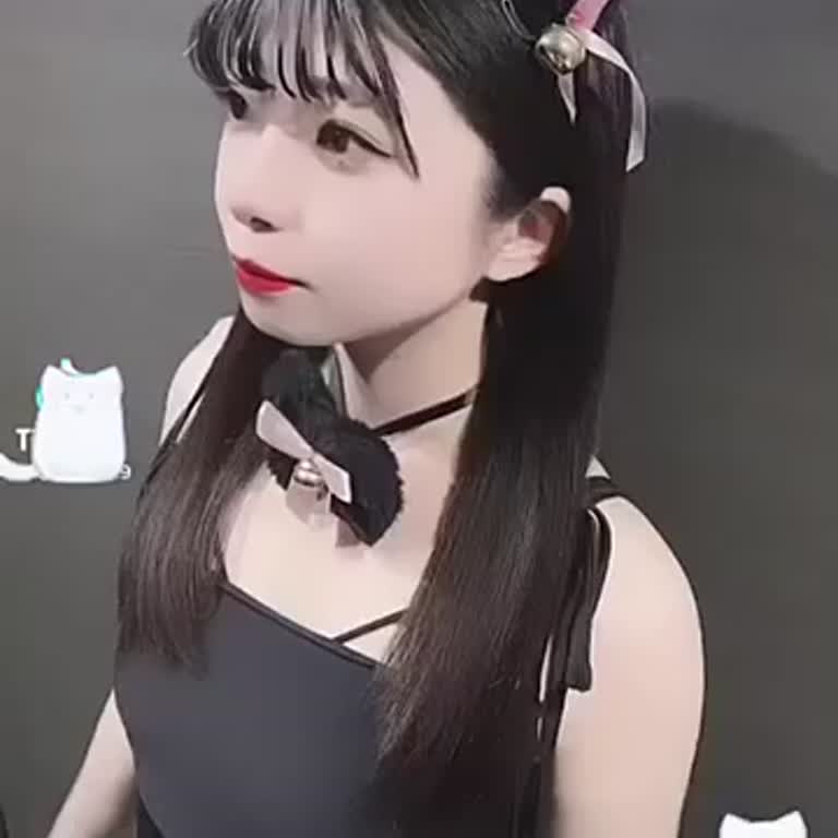 池袋 CAFE BAR.EBISU 本店（エビス） モモ